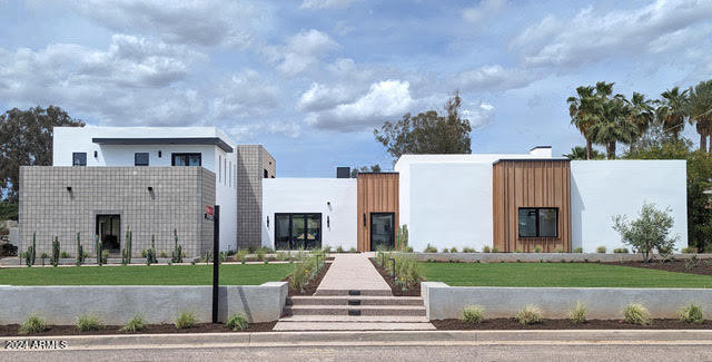 Realistic Expectations: Navigating the Summer Luxury Real Estate Market